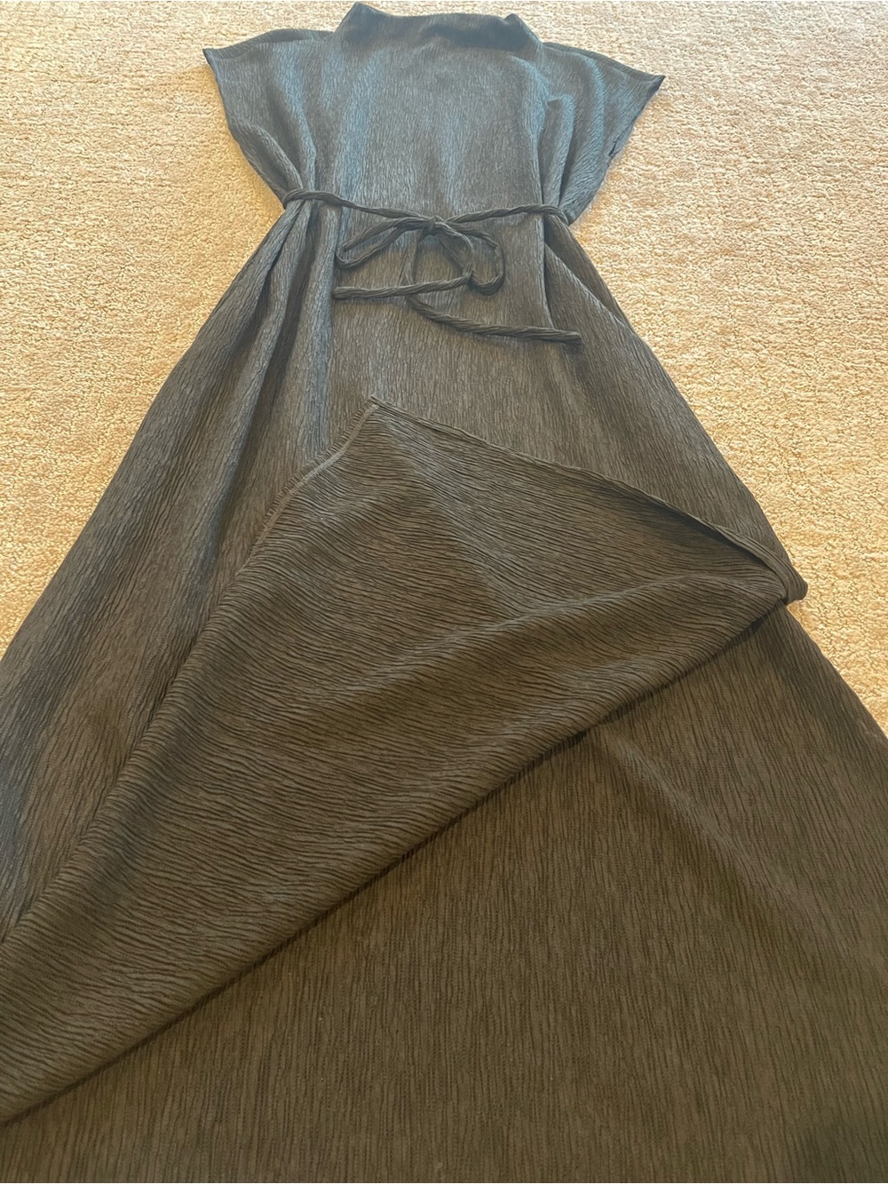 Eileen Fisher Crinkle, Black Funnel Neck Midi
Dress,Cap Sleeve,Elastic Waist-XS - Picture 12 of 16
